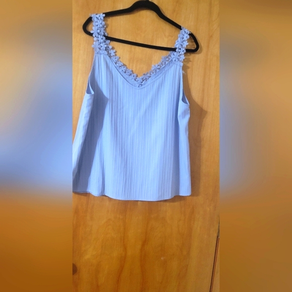 Top - Picture 2 of 2